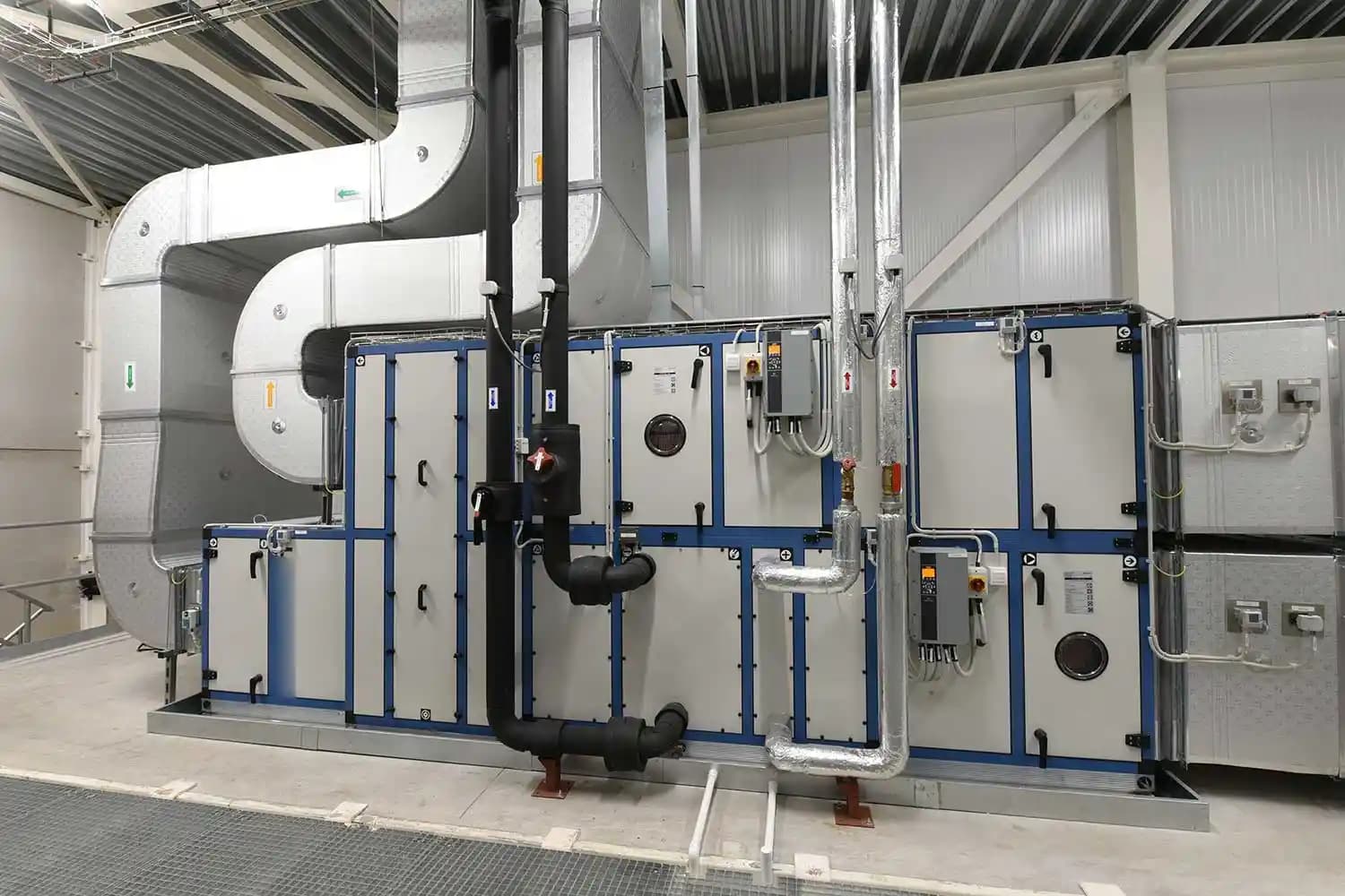 تحلیل فنی هواساز صنعتی با کویل آب گرم در سیستم های HVAC